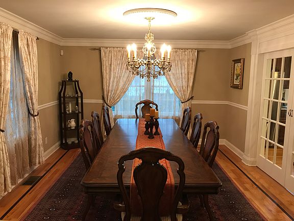Formal Dining