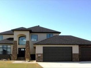 2203 38th St S, Moorhead, MN 56560