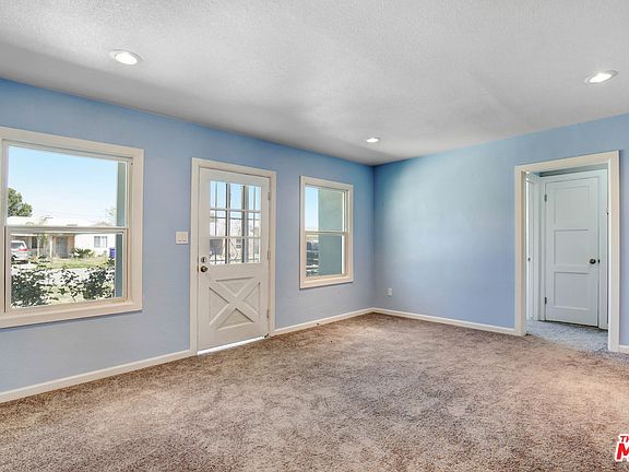 5th image of 2776 N Lugo Ave