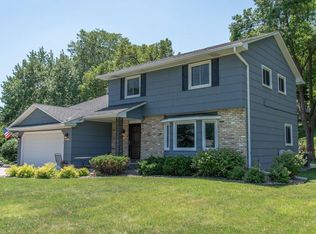 10016 Zenith Rd, Bloomington, MN 55431