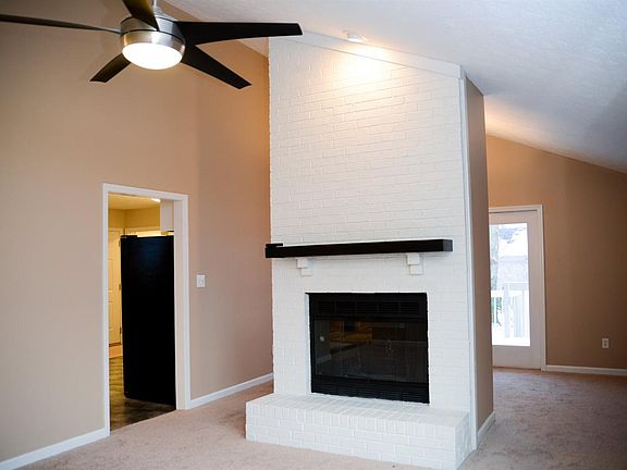 3rd image of 260 Applegrove Dr