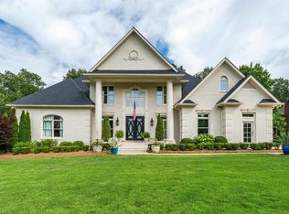 8198 Castlehill Rd, Birmingham, AL 35242