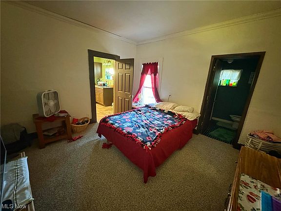 4th image of 108-110 N 9th St