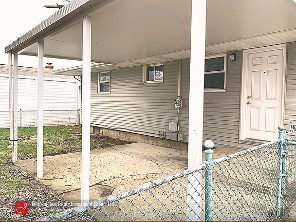 5th image of 1095 Parma Ave