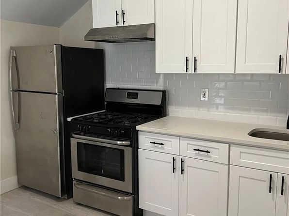 1437 Old Northern Blvd Floor 2