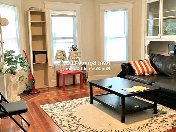 4th image of 10 Watson St