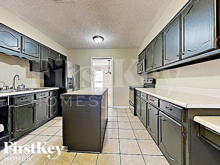 3718 Old Creek Cv — Photo 3
