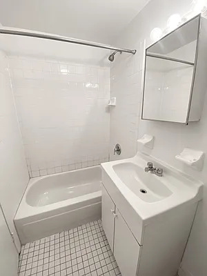 Rented by OvCo Realty | media 24