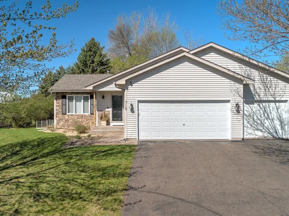 715 Village Green Ln, Mora, MN 55051