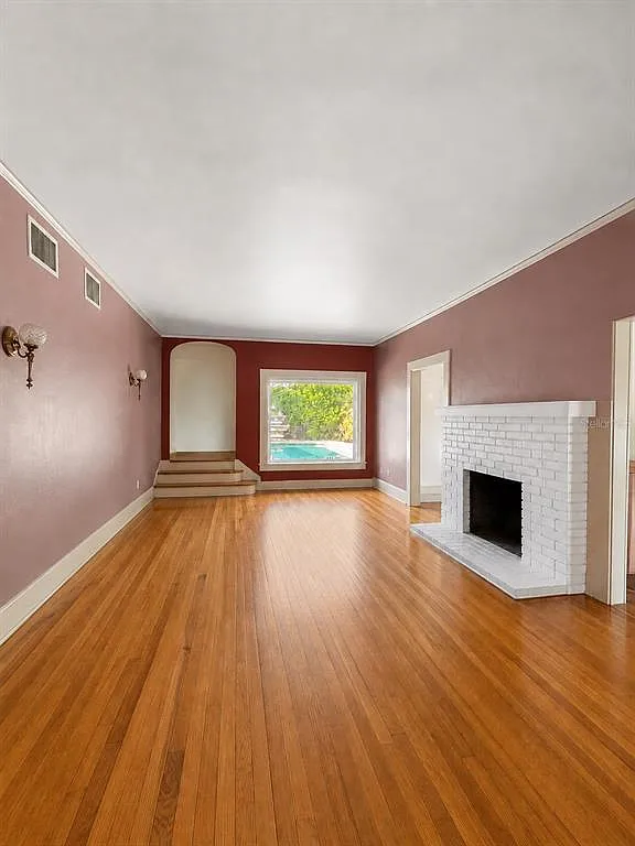 3 bed, 1.5 bath, 1890 sqft, $4,800 — Photo 4