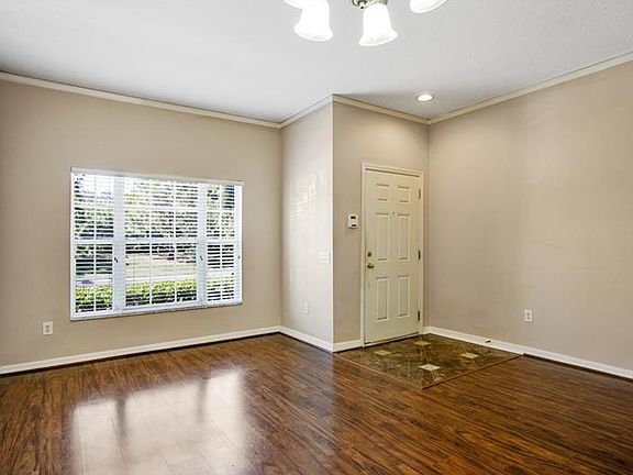 3rd image of 12865 Kings Crossing Dr