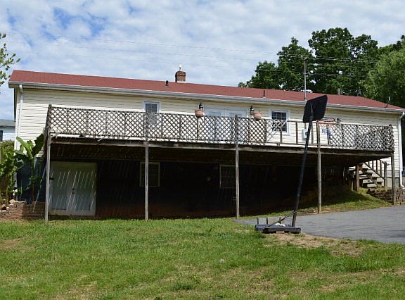 3rd image of 408 Riceville Rd