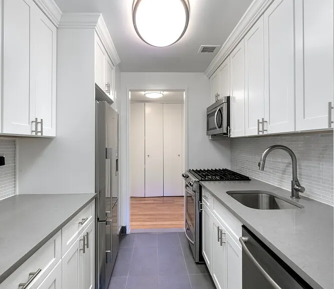 101 W 55th St #710 — Photo 4