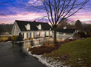 27320 W Hickory Rdg, Lake Barrington, IL 60010