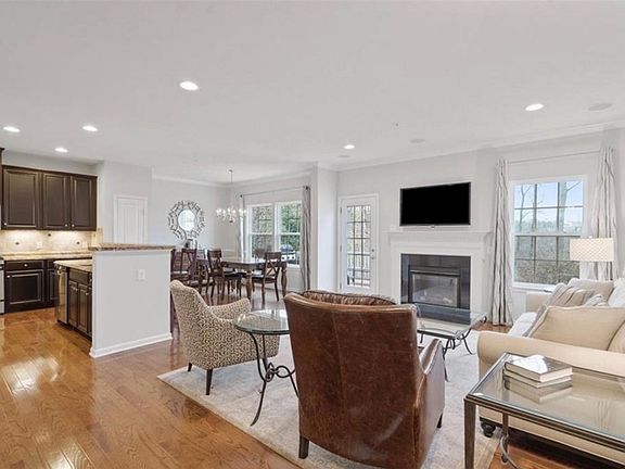 5th image of 609 Fairgate Dr #609