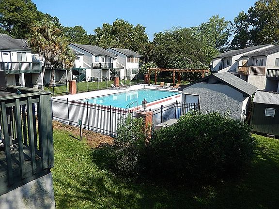 5th image of 1309 Airport Dr APT C10