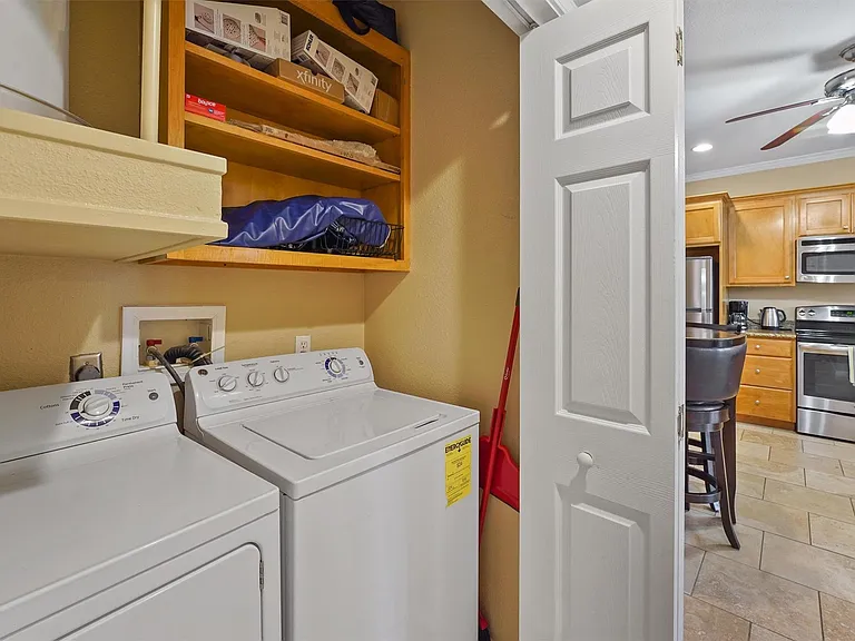 7000 Seawall Blvd #911 — Photo 13
