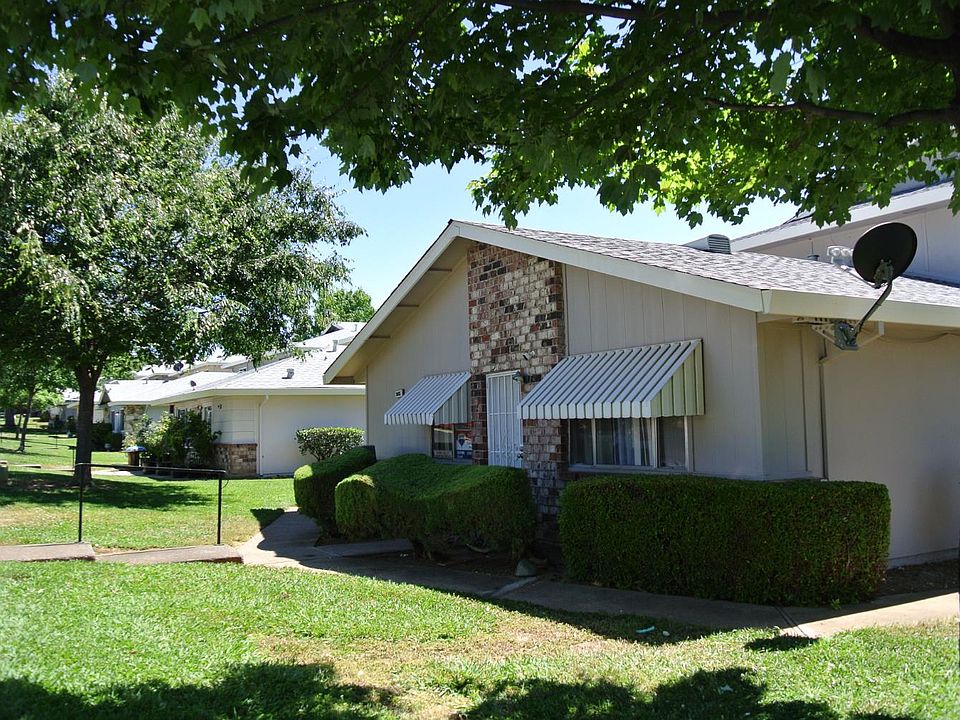 1st image of 3685 Sapphire Dr APT 1