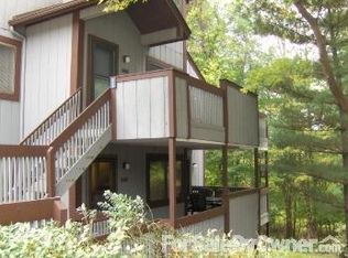2152 Pinebrook Trl, Cuyahoga Falls, OH 44223
