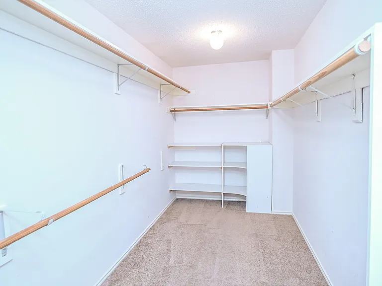 2100 Newport Dr — Photo 24