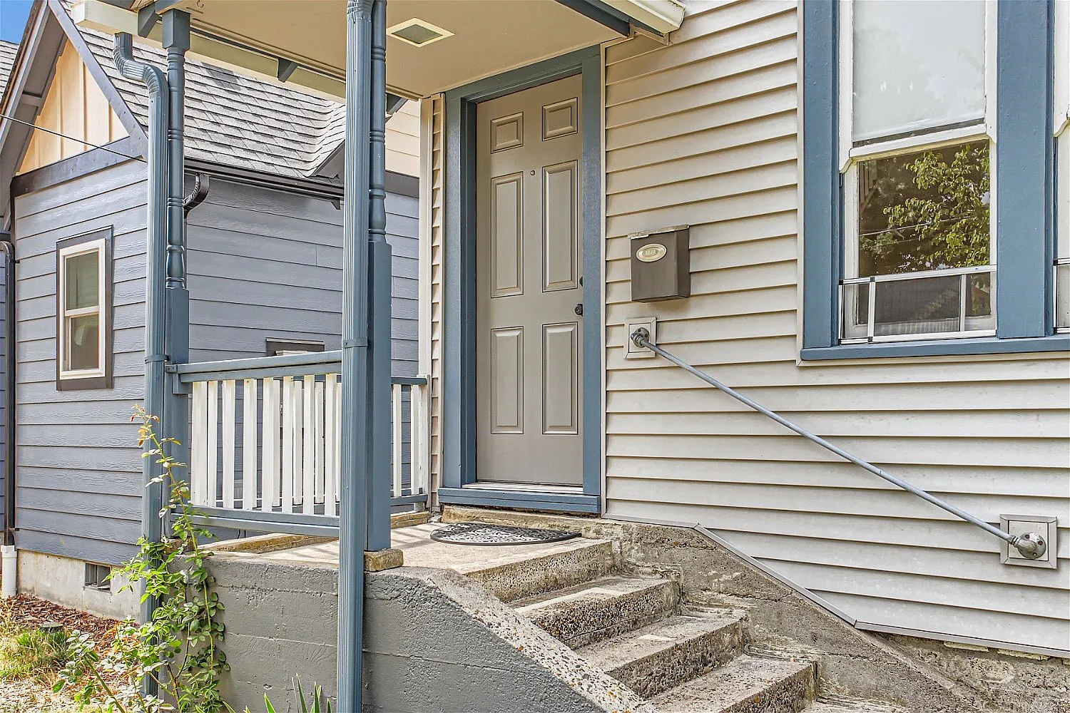 3 bed, 1.0 bath, 850 sqft, $2,289 — Photo 2