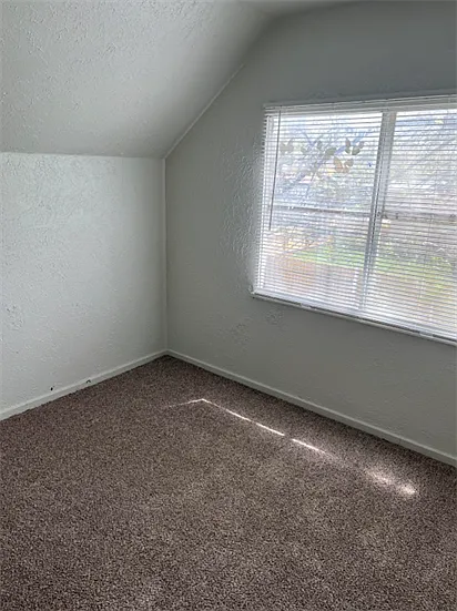 944 Poulson St — Photo 2