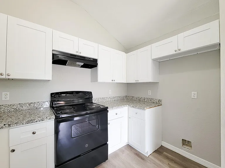 15814 Murrelet Ct — Photo 11