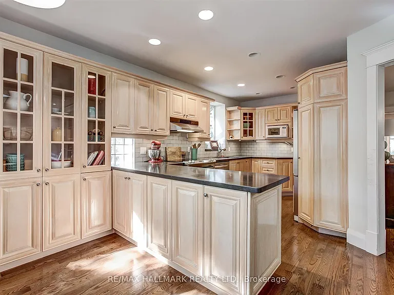 69 Normandy Blvd — Photo 13