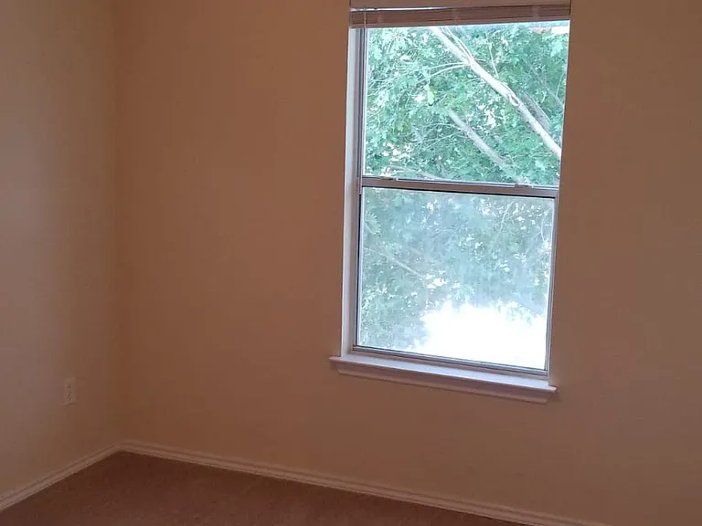 8010 Braes Run — Photo 18
