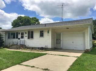 1009 State St, Tama, IA 52339