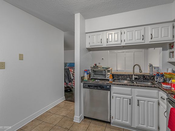 4th image of 3100 Fairfield Ave Unit 5C