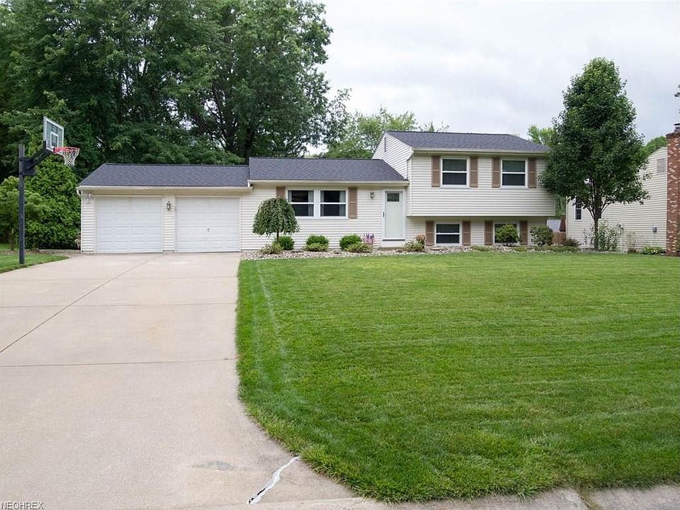 1st image of 654 Laurelwood Dr SE