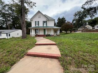 171 N Mitchell St, Rutherfordton, NC 28139