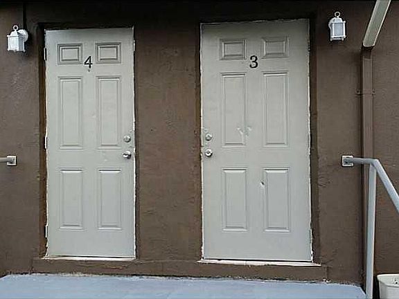 4th image of 905 19th St #1-2-3-4