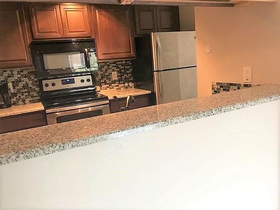 5th image of 7106 N Holiday Dr