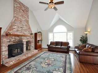 7 Dolan Dr, Groton, MA 01450