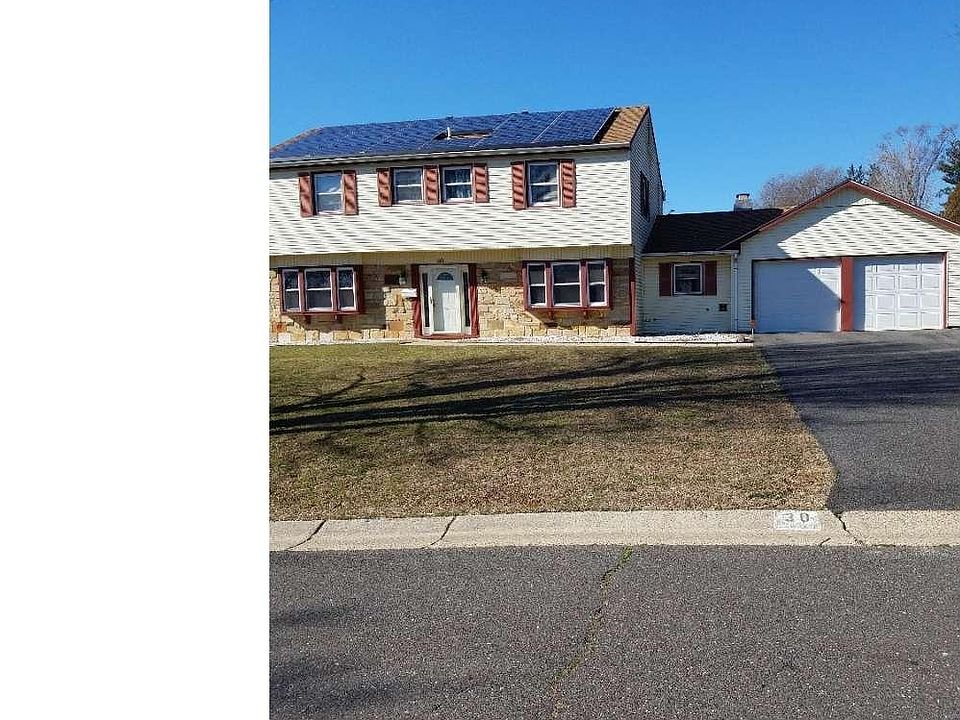 2nd image of 30 Traynor Ln