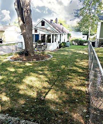 2nd image of 5348 Vine Ave
