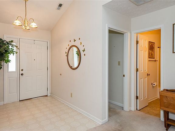 3rd image of 6746 Grovebelle Dr