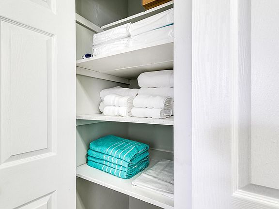 Clean towels and linens provided