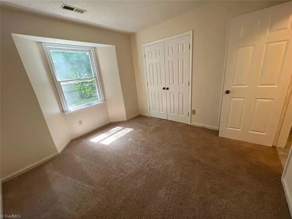 2 bed, 975 sqft, $1,195 — Photo 4