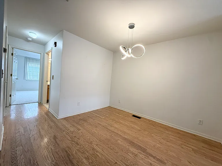 29419 Glen Oaks Blvd E — Photo 9