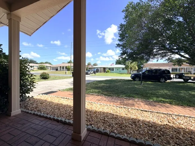 653 W Buttonbush Dr — Photo 4