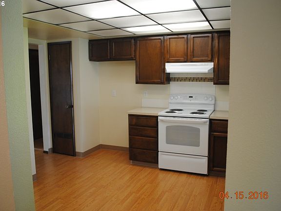 2nd image of 220 NW Loan Pl