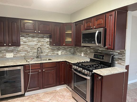 5th image of 5330 Findlay Dr