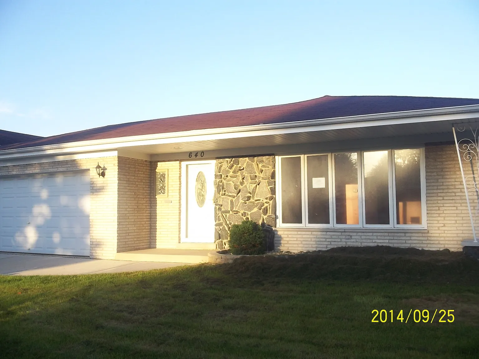 640 Exchange Ave photo 1
