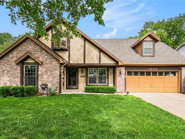 9306 W 113th St, Overland Park, KS 66210
