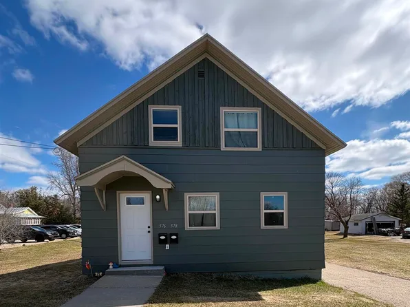 576 Brazeau Ave, Oconto, WI 54153