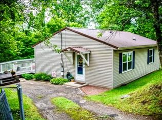 322 Grandview Dr, Hurricane, WV 25526