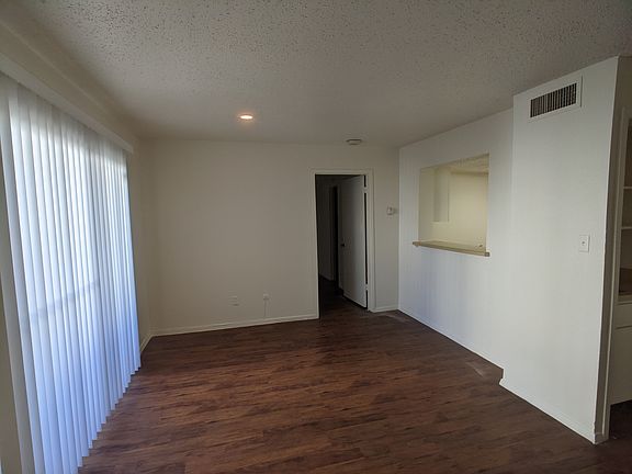 4th image of 7431 Holly Hill Dr #118